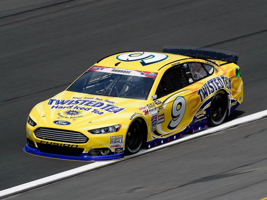  Ford Fusion NASCAR Race Car 2012 года  (фото 17 из 17)